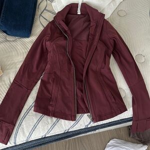 Lululemon track running jacket size 4 small